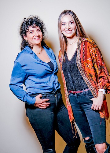 Julia Shaw und Susan Djahangard